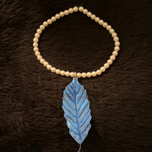 Faux Pearls & One if Kind Rare Unique Leaf Handmade Necklace - Picture 13 of 17